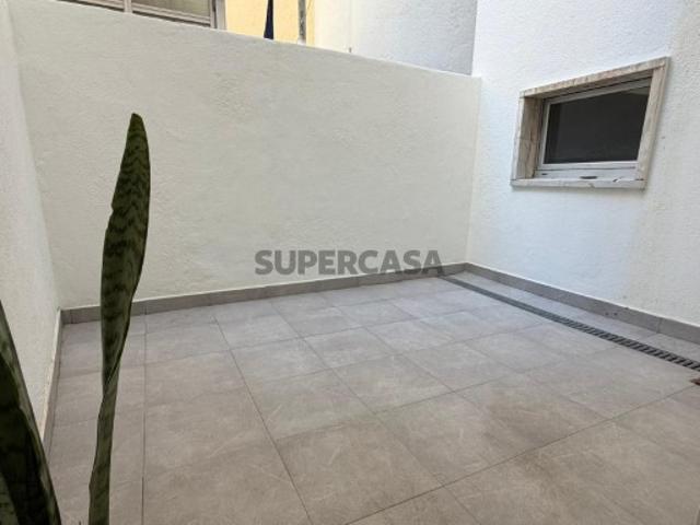 Apartamento T1 em Belas