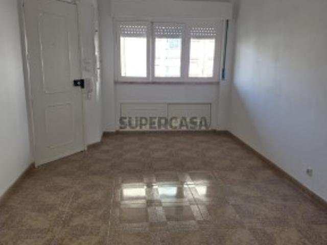 Apartamento T1 em Queluz Monte Abraão