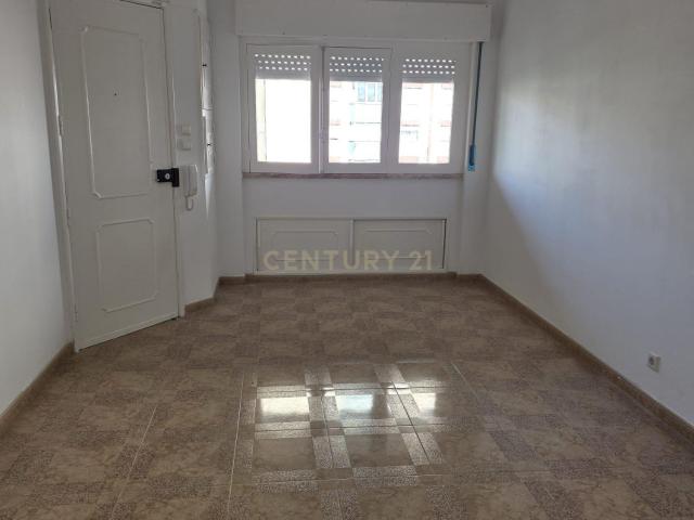 Apartamento T1 em Queluz Monte Abraão