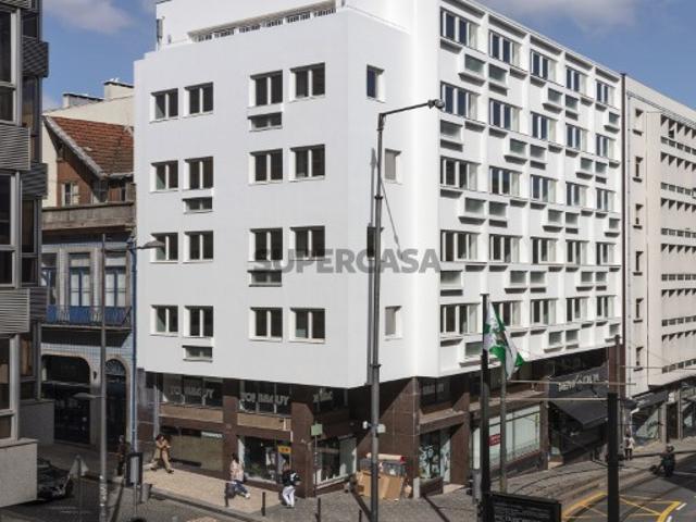 Apartamento T1 em renovado empreendimento na Baixa do Porto