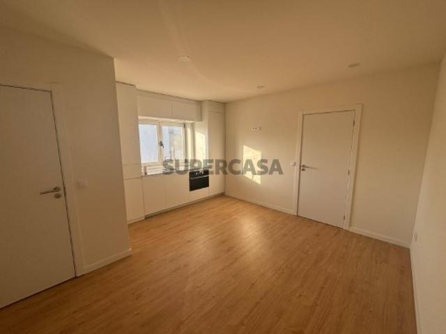 Apartamento T1 em São Salvador