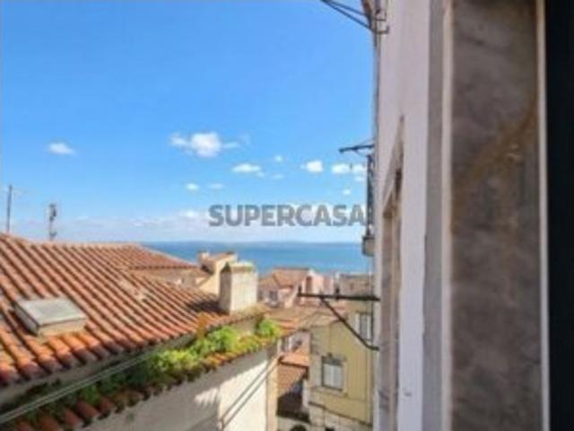 Apartamento T1 em Santa Maria Maior