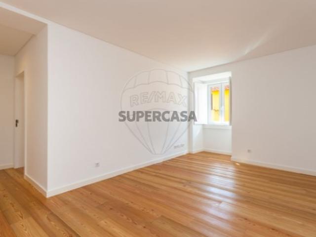 Apartamento T1 em Santa Maria Maior