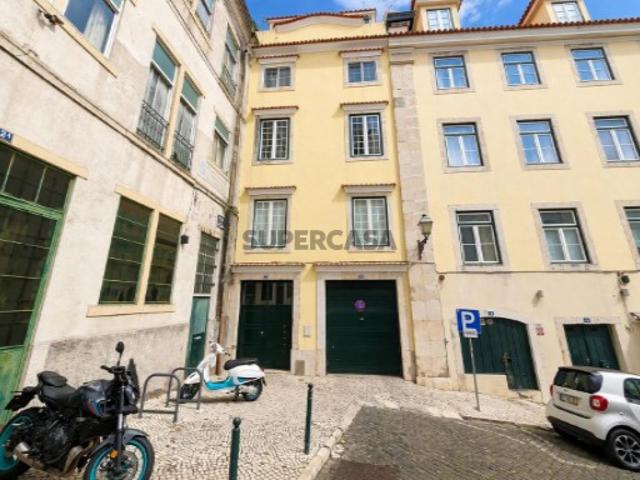 Apartamento T1 em Santa Maria Maior