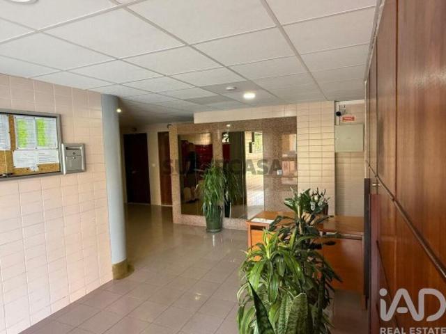 Apartamento T1 em Santo António dos Cavaleiros e Frielas de 47 m²