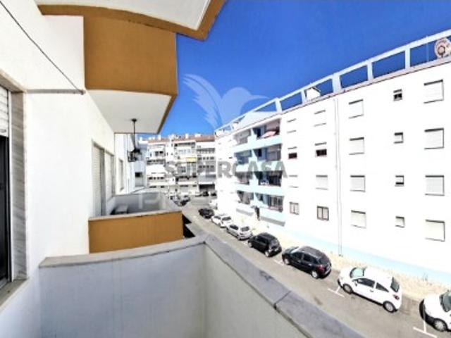 Apartamento T1 em Sé e São Lourenço