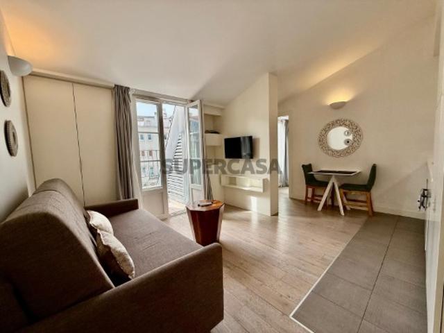 Apartamento T1 Entre Av. da Liberdade e o Príncipe Real com 2 varandas