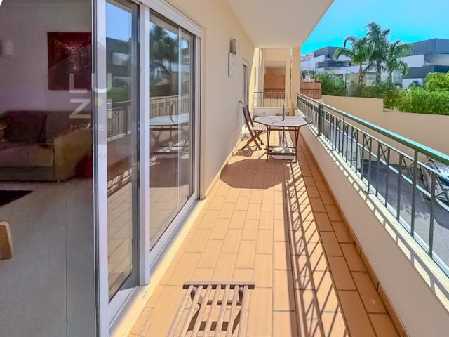 Apartamento T1 espaçoso, com parqueamento, em Lagos