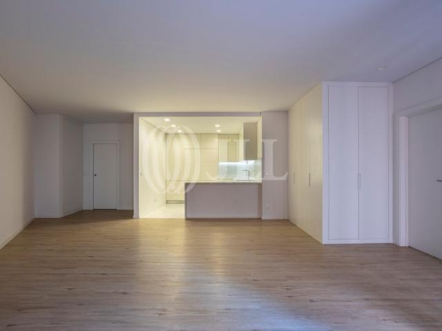 Apartamento T1 com jardim e garagem, em Campolide, Lisboa