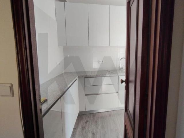 Apartamento T1 junto à Avenida Fernão de Magalhães