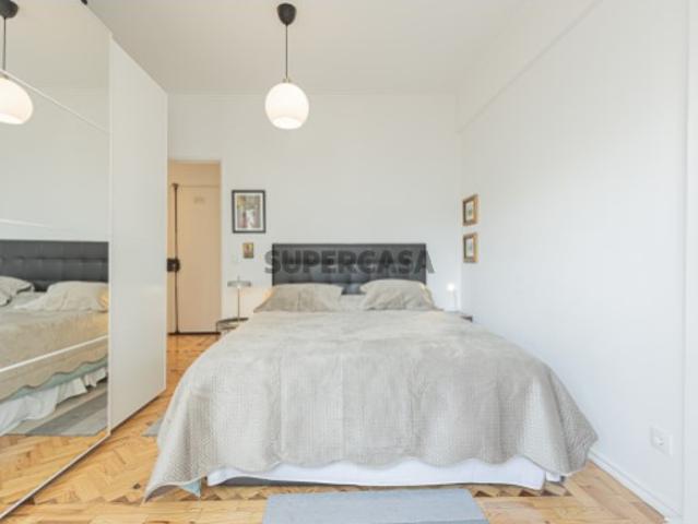 APARTAMENTO T1 | LAPA ESTRELA | PRÉDIO DE PLACA COM 2 ELEVADORES