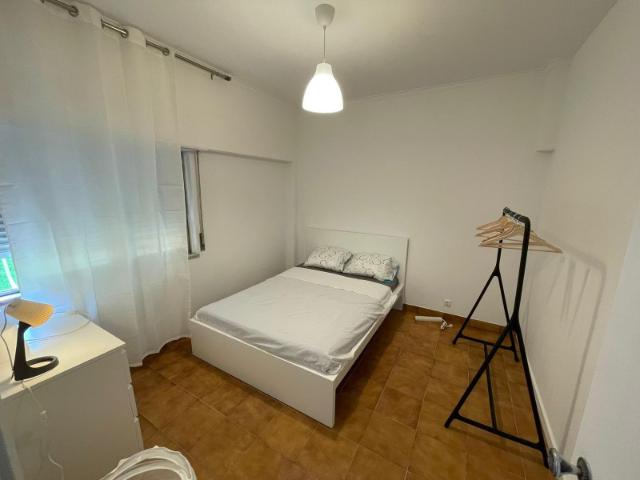 Apartamento T1 localizado a 500 m da estação do metro