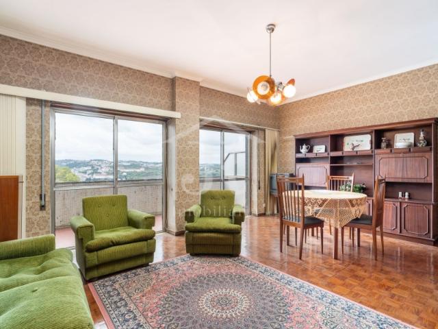 Apartamento T1 localizado em Coimbra