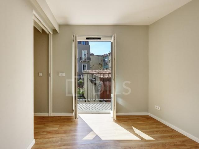 Apartamento T1 localizado junto à Av. da Liberdade