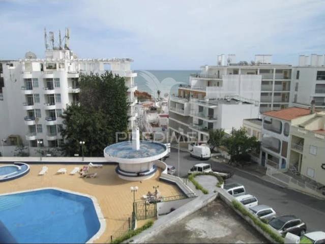 Apartamento T1 localisado 200 m da praia renovado e mobiliado