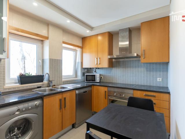 APARTAMENTO T1 MOBILADO COM GARAGEM E ELEVADOR ROTUNDA NORTE FATIMA