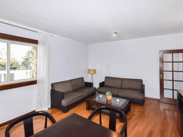 Apartamento T1 mobilado e equipado à Universidade Católica