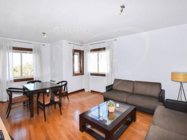 Apartamento T1 mobilado e equipado à Universidade Católica