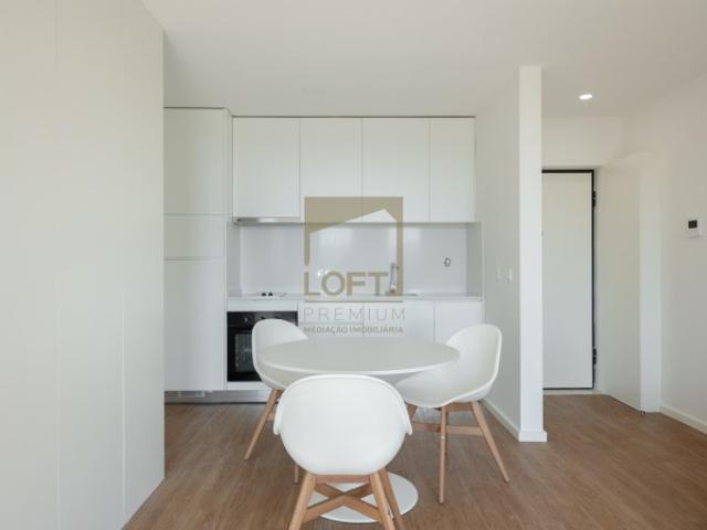 Apartamento T1 Mobilado e Equipado em Frente à UM