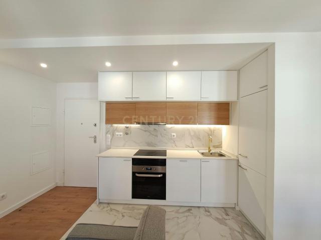 Apartamento T1 Mobilado e Renovado no Beato, Lisboa