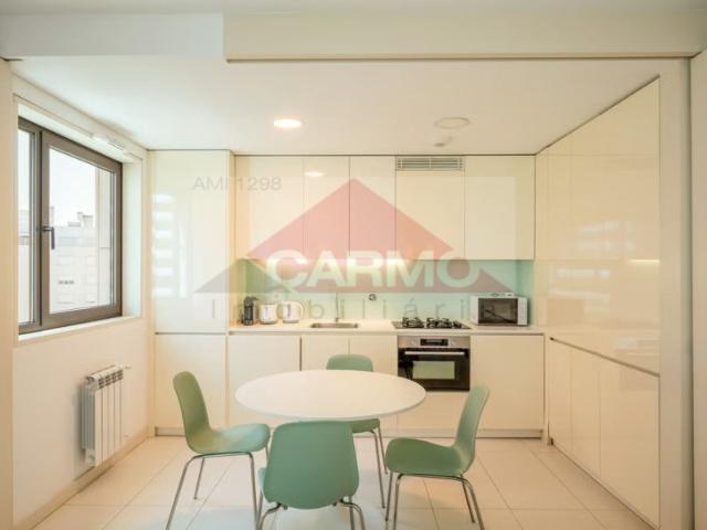 Apartamento T1 para arrendamento, mobilado e equipado e com lugar de estacionamento