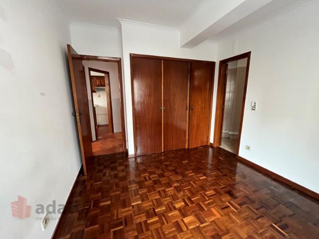 APARTAMENTO T1 NÃO MOBILADO E SEM COZINHA EQUIPADA. Junto a Rua do Brasil, em Coimbra
