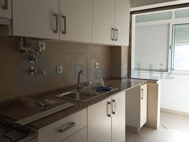 Apartamento T1 na zona de Olival de Bastos, Odivelas