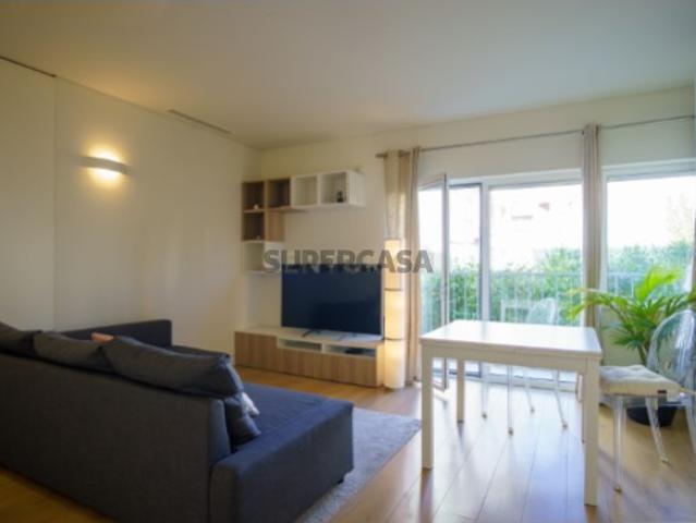 Apartamento T1 na Avenida Praia da Vitória, Saldanha