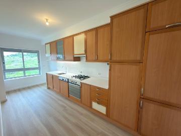 APARTAMENTO T1 NA ESTRADA DA LUZ BENFICA | GARAGEM + ARRECADAÇÃO