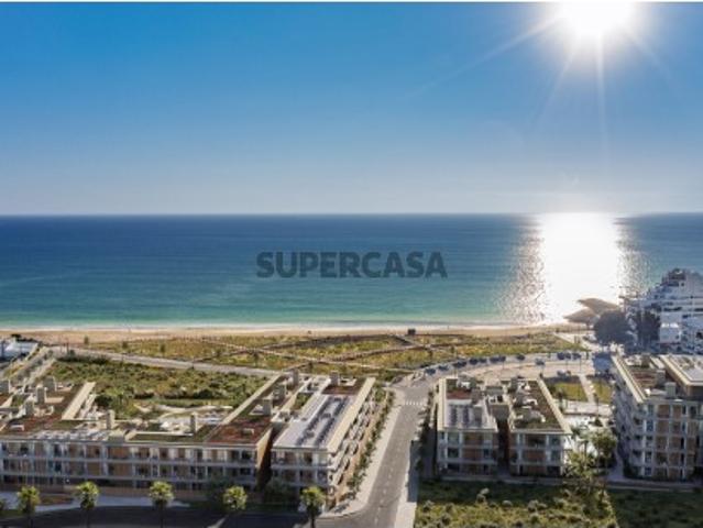 Apartamento T1 na primeira linha do Mar da Praia de Quarteira, Algarve