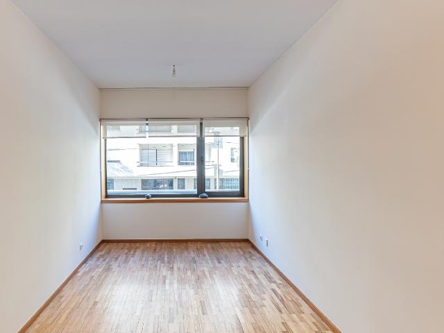 APARTAMENTO T1 NA RUA 5 DE OUTUBRO