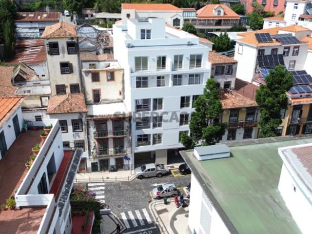 Apartamento T1 na Rua da Carreira, Funchal