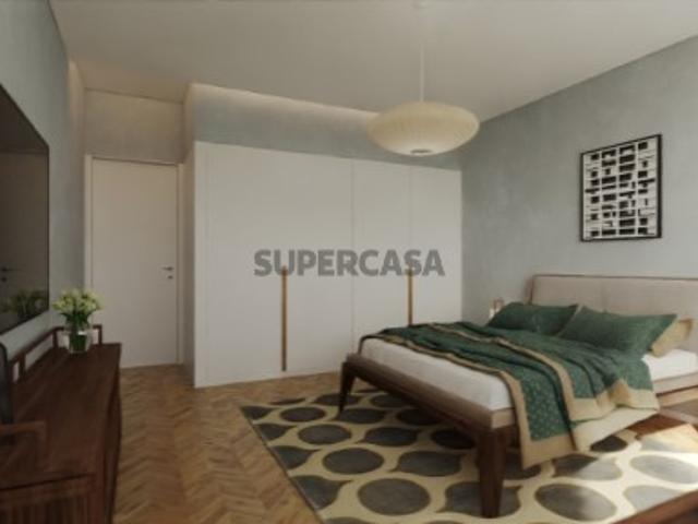 Apartamento T1 na Rua de Santa Catarina totalmente recuperado