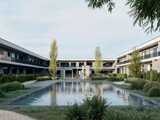 Apartamento T1 no Último Piso com Varanda e Piscina