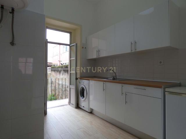 Apartamento T1 zona Metro Olaias