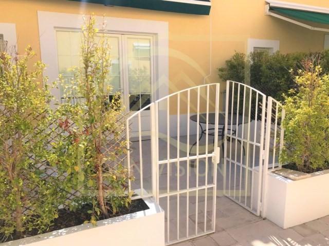 Apartamento, T1 no centro do Monte Estoril, junto à praia