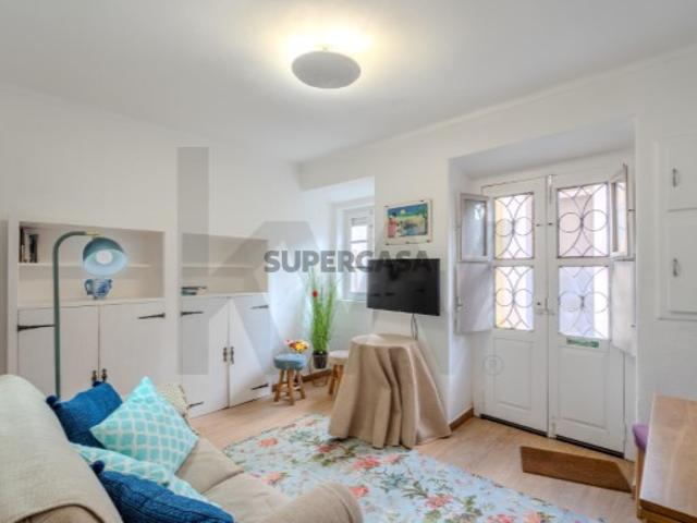 Apartamento T1 no centro de Sesimbra, a 50 metros da praia | Ideal para férias ou investimento