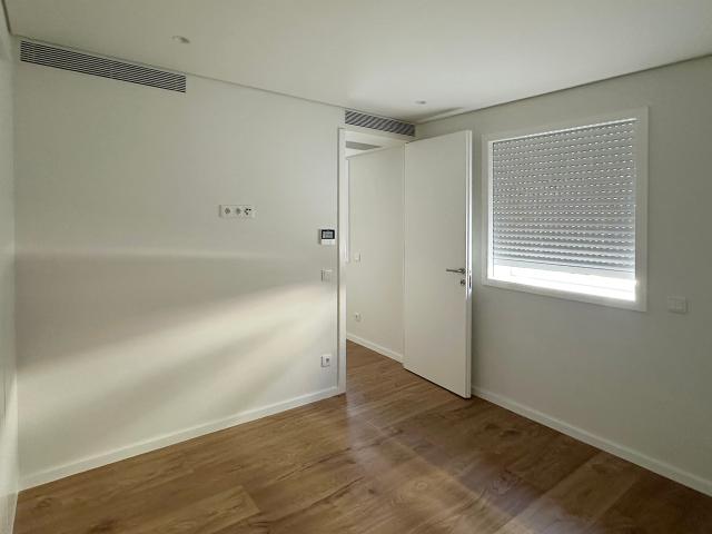 Apartamento T1 novo Camóes