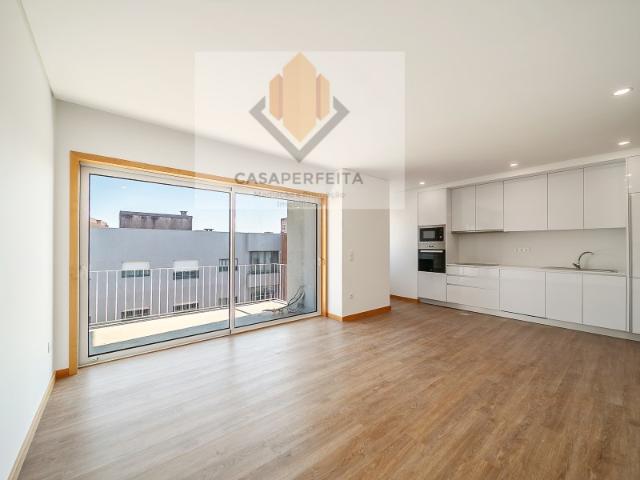 Apartamento T1 Novo com Varanda Ampla e Lugar de Garagem Oliveira do Douro