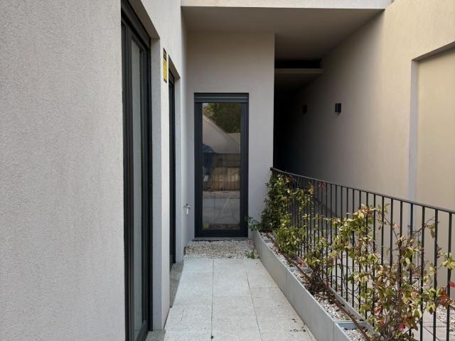 Apartamento T1 Novo, equipado Junto ao Metro