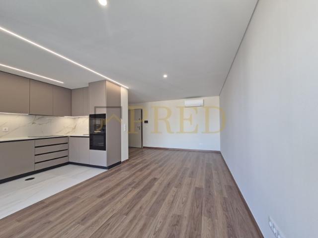 Apartamento T1, NOVO para Arrendamento CANIDELO