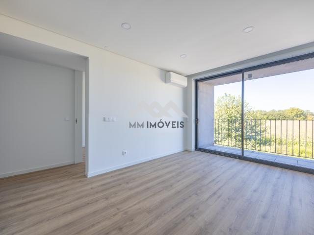 Apartamento T1 Novo | Polo Universitário | S. João | Varanda | Garagem