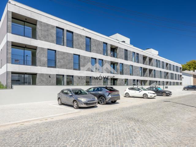 Apartamento T1 Novo | Polo Universitário | S. João | Varanda | Garagem