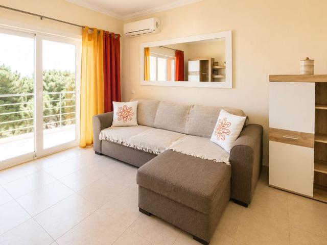 Apartamento T1 para Arrendamento Anual com Piscina em Portimão