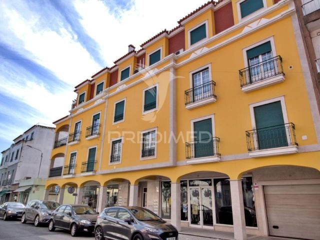 Apartamento t1 para arrendamento no centro de almeirim