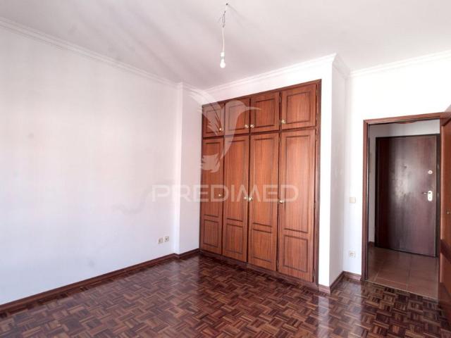 Apartamento t1 para arrendamento no centro de almeirim