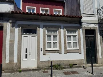 Apartamento T1 para arrendamento no centro histórico de Viana do Castelo