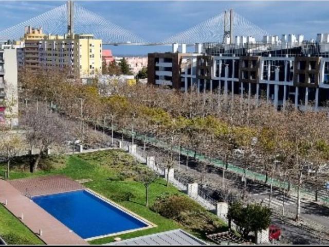 Apartamento T1 para arrendamento no Parque das Nações, com 1 lugar de estacionamento mobilado e equipado