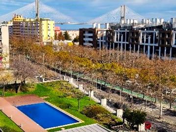 Apartamento T1 para arrendamento no Parque das Nações, com 1 lugar de estacionamento e arrecadação mobilado e equipado