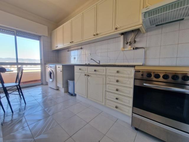 Apartamento T1 para Arrendamento | Quatro Caminhos Setúbal